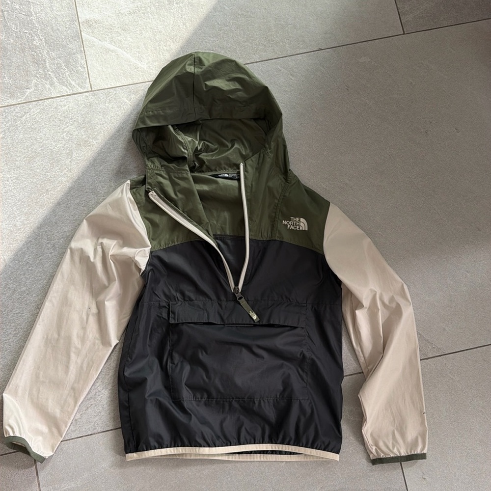 The North Face Kids Hooded Anorak Jacket in Olive Green, Black & Cream